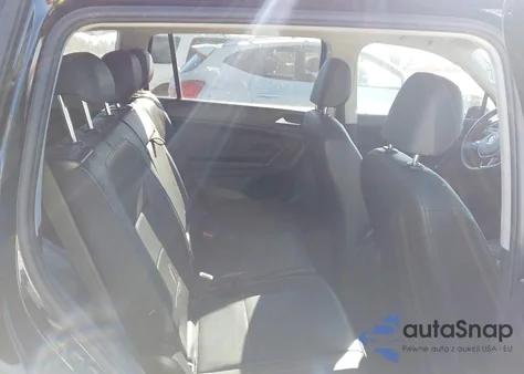 2020 Volkswagen Tiguan 2.0T Se/2.0T Se R-Line Black/2.0T Sel z USA, uszkodzony, nr VIN 3VV3B7AX7LM075096